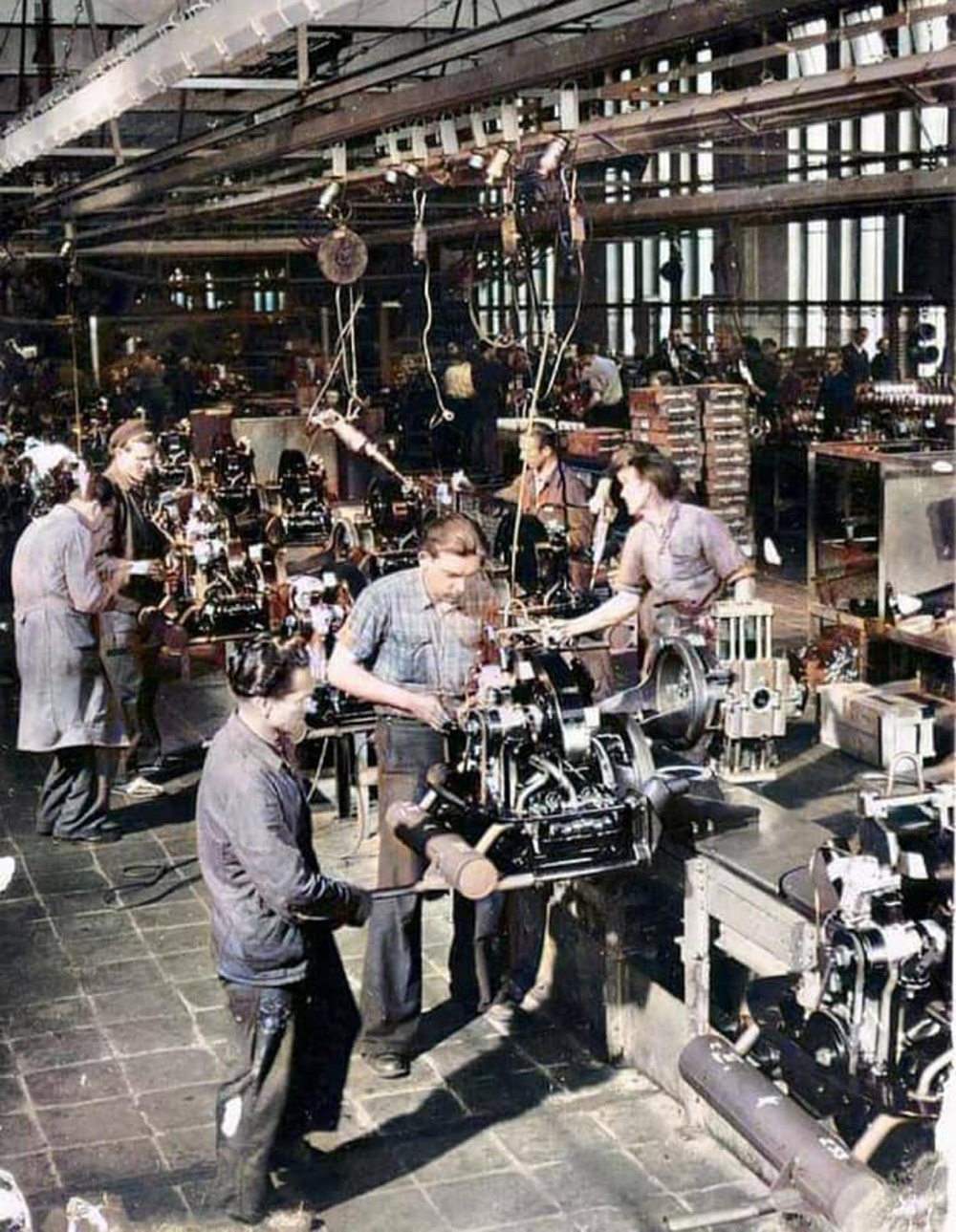 Engine assembly with single tailpipe exhausts from Wolfsburg