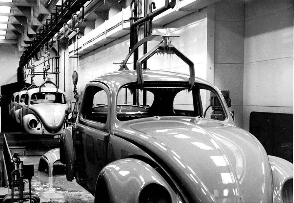 Bodies are dipped into the primer bath at the Anchieta plant of Volkswagen do Brasil