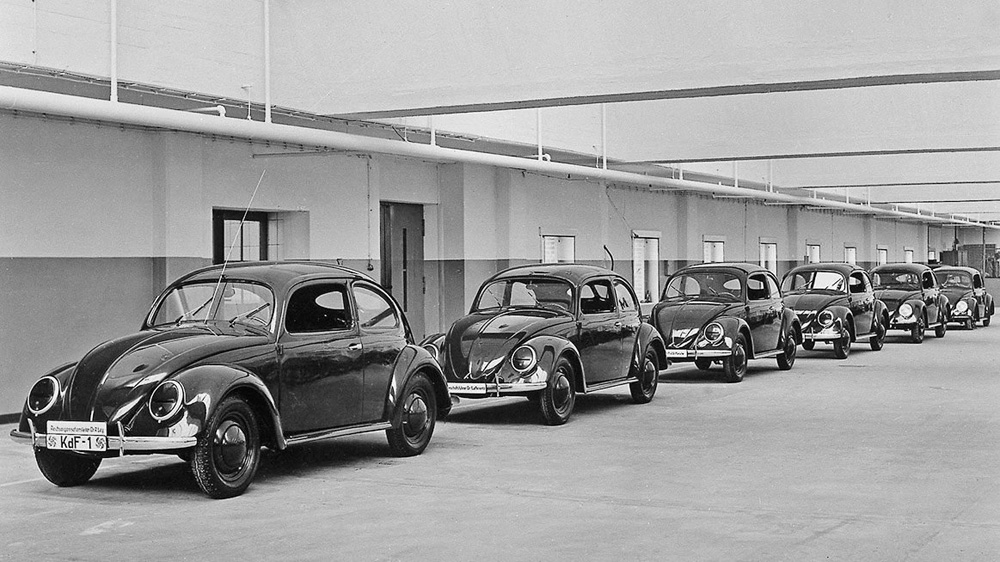 The 
        first production cars finally came off the line