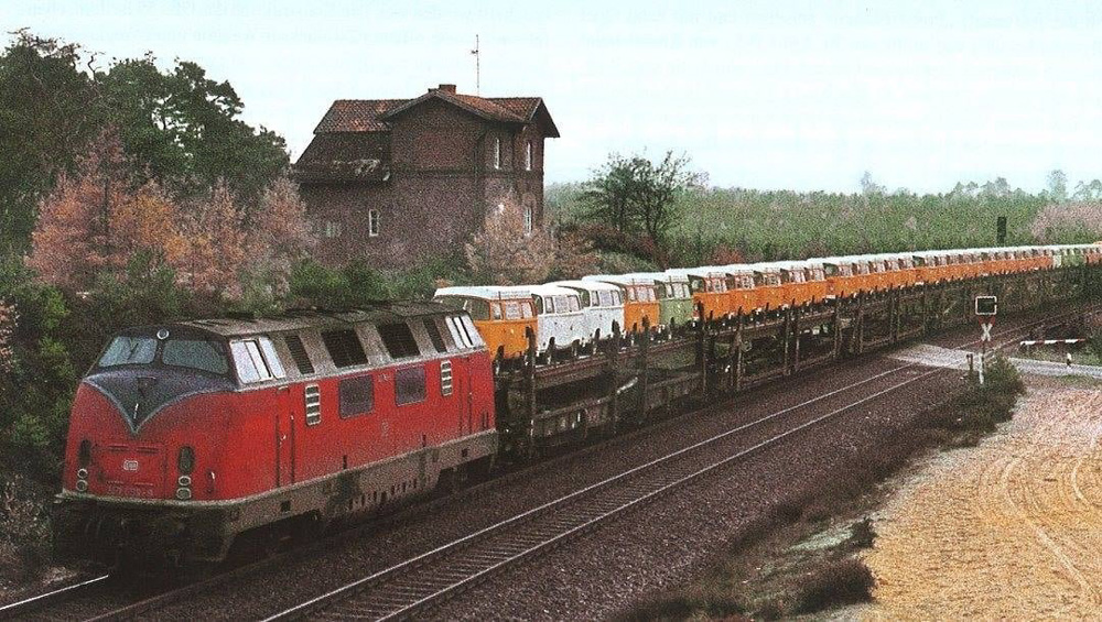 A 
        Deutsche Bundesbahn V200-Class diesel-hydraulic locomotive