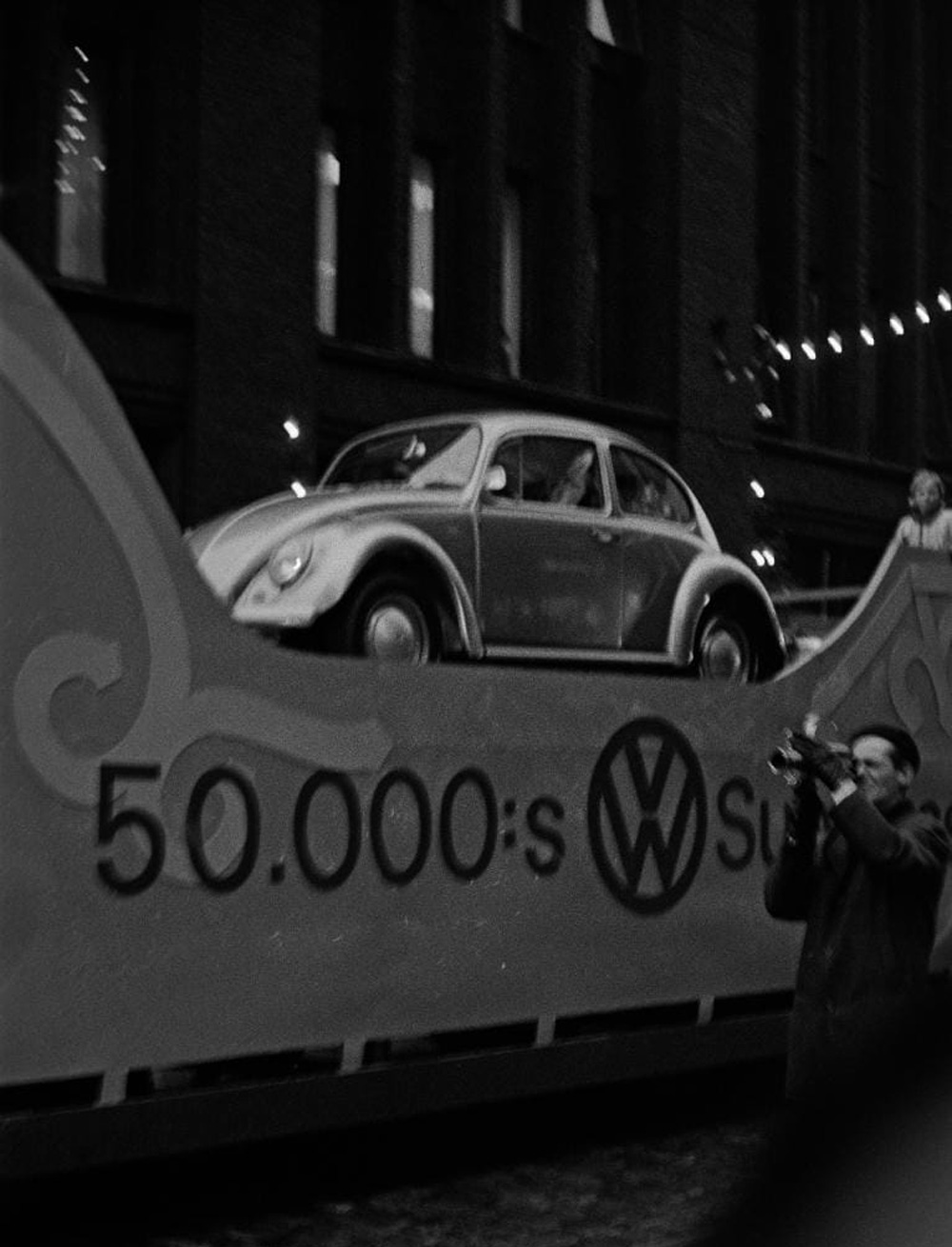 60 
        years ago: Volkswagen 50,000 for Finland outside the Stockmann department 
        store