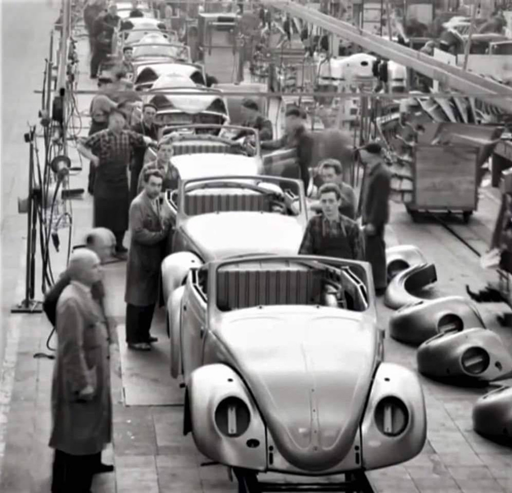 Volkswagen 
        Type 1 Cabriolet production at Karmann in Osnabruck