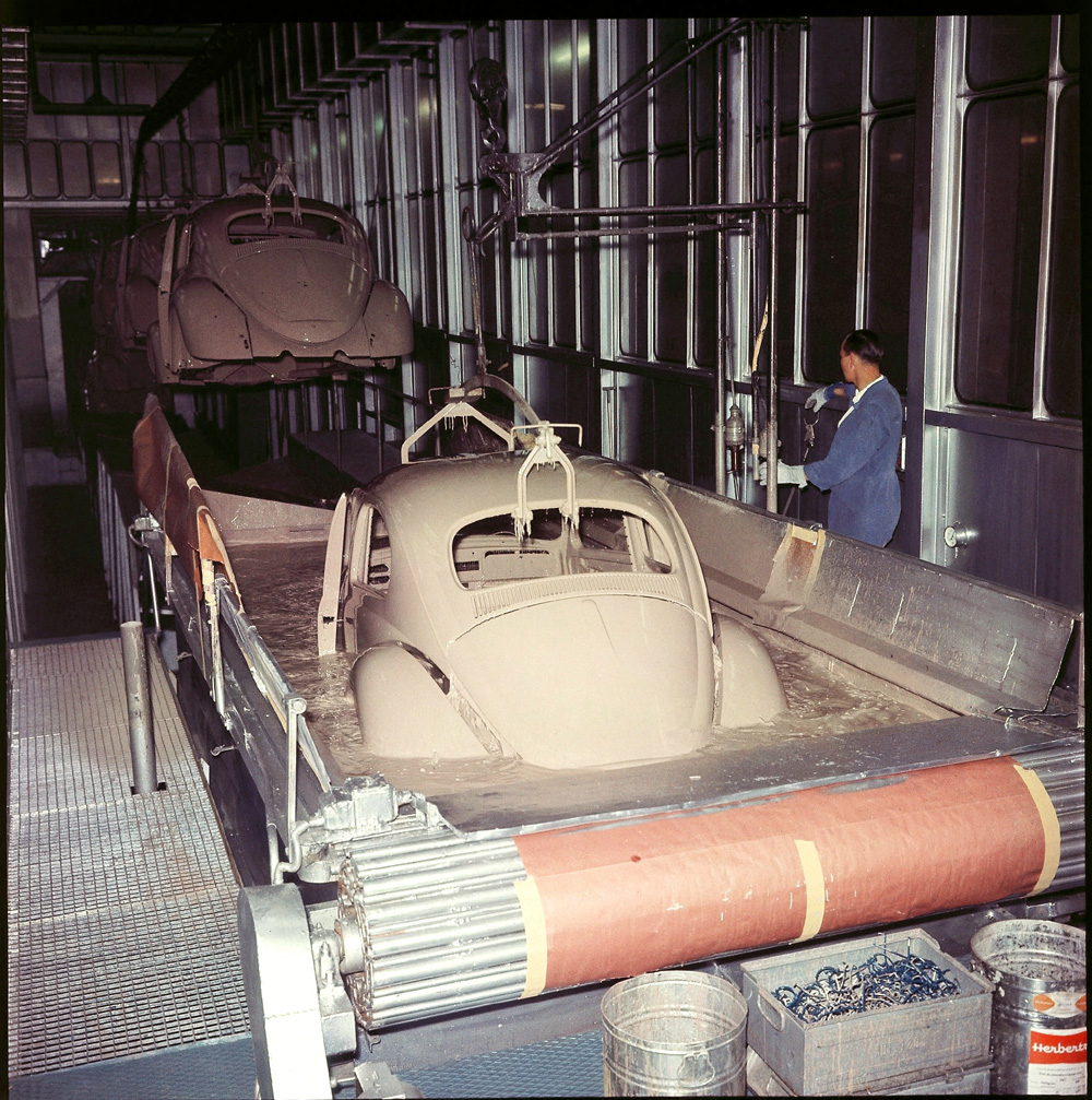 60 
        years ago - At the Wolfsburg factory in 1964