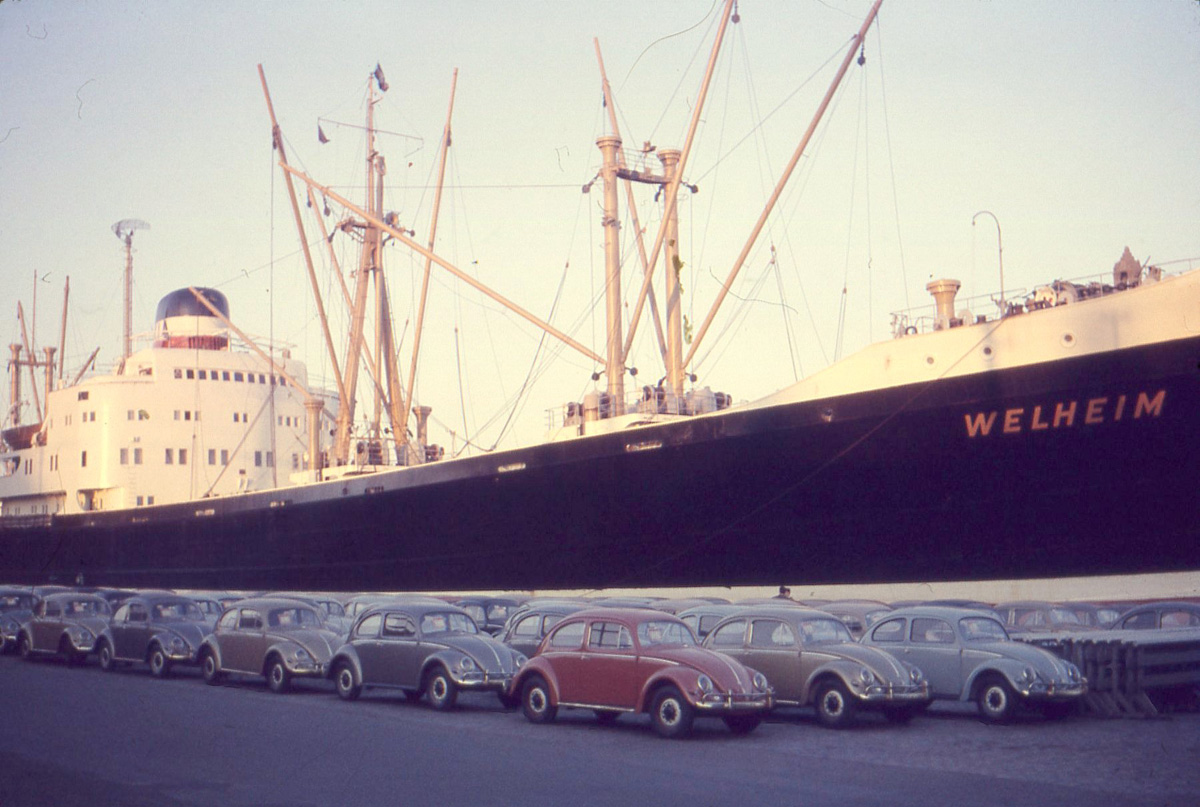 Volkswagen shipping port loading VWs onboard
